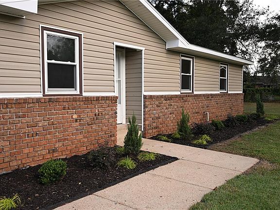 2nd image of 4861 Rosemont Cir