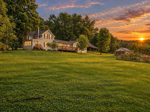 17857 Old County Farm Dr, Richland Center, WI 53581