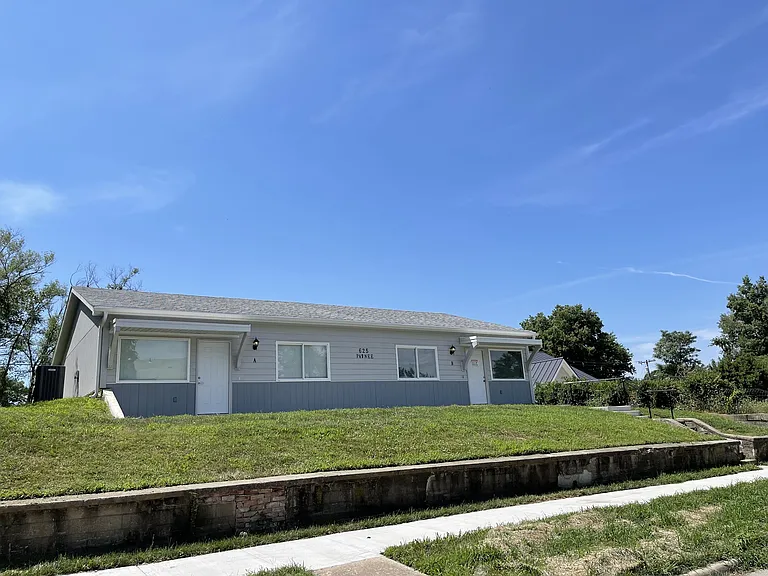 625 Pawnee St #B — Photo 9