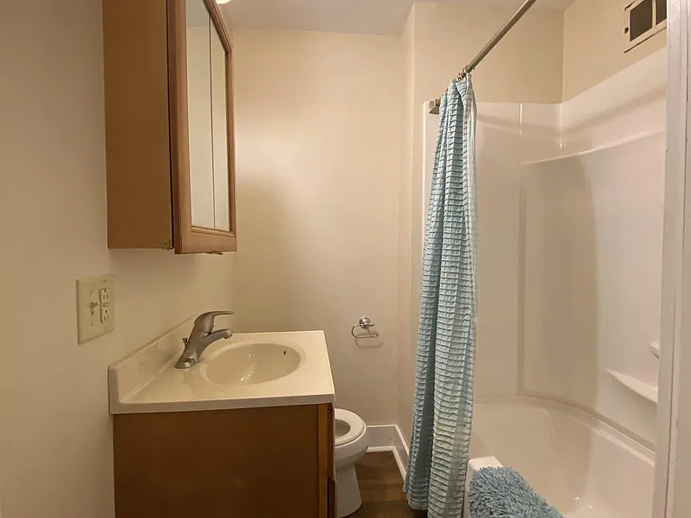 522 W 3rd St #1W — Photo 8