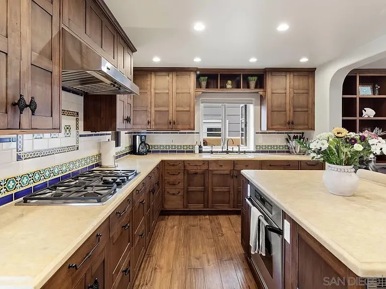 7344 Olivetas Ave — Photo 40