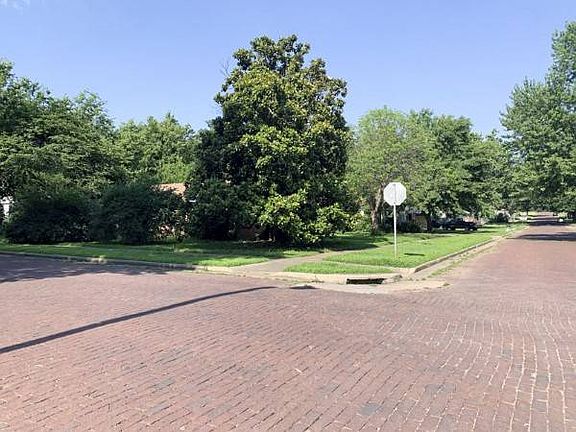 5th image of 916 E Hazel Ave