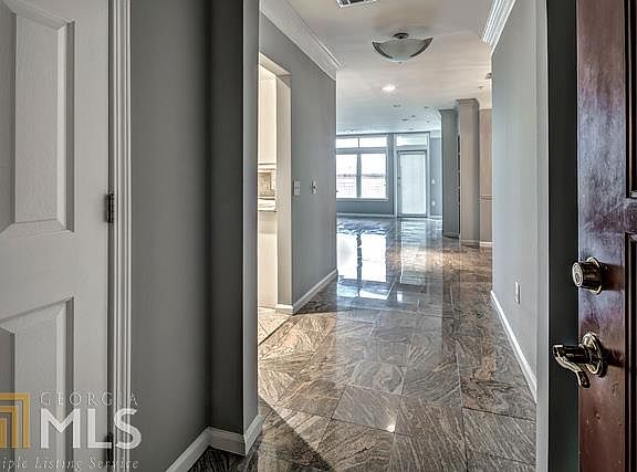 4th image of 3334 Peachtree Rd NE APT 305