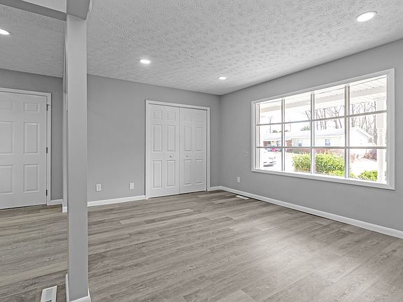 4th image of 1905 Windwood Dr