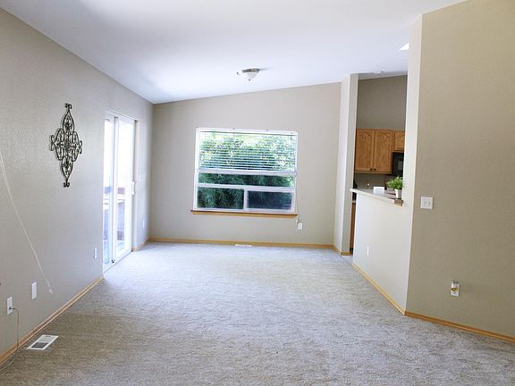 5th image of 3126 24th Ave SE