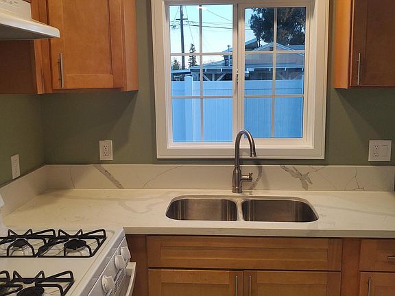 5th image of 13437 Corcoran St