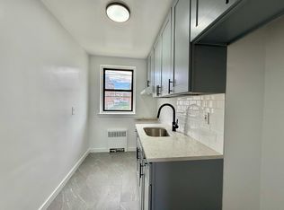 202-02 Rocky Hill Rd #2K1, Flushing, NY 11361