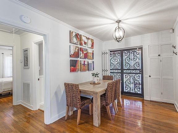 3rd image of 219 Hunt Ave