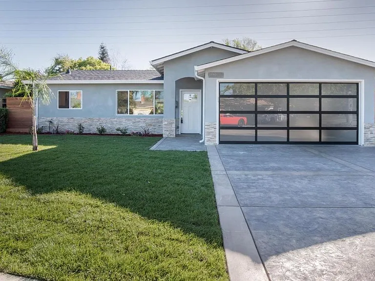 Custer Dr — Photo 1