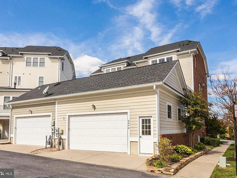 8898 Tawes St — Photo 32