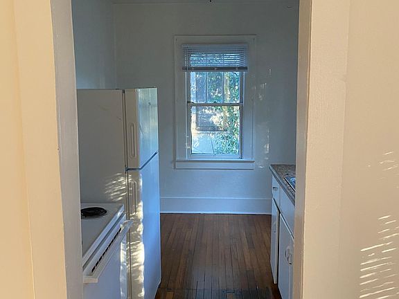3rd image of 627 E Concord St #B