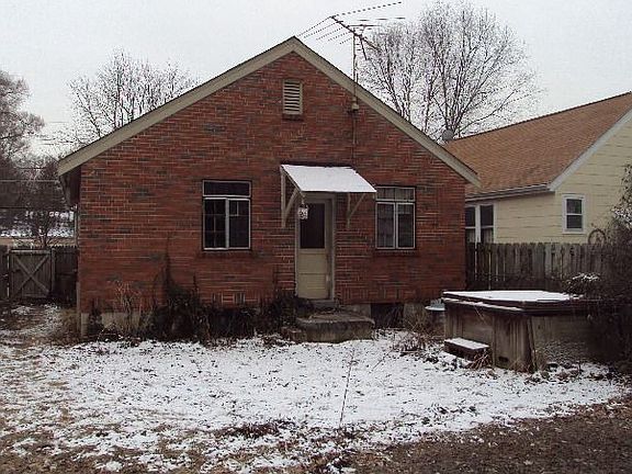 4th image of 7040 Cambridge Ave