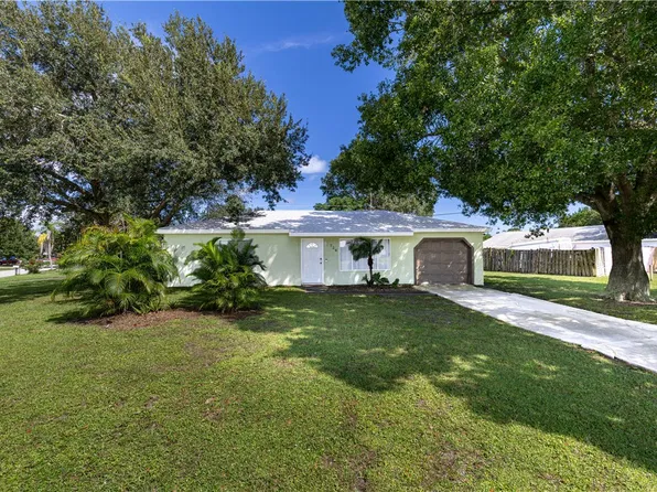 726 21st St SW, Vero Beach, FL 32962