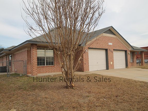 2nd image of 3211 Raven Dr APT A