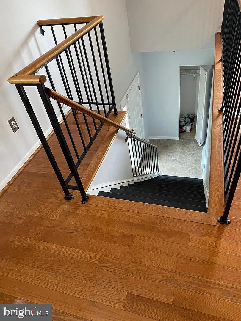 2 bed, 2.0 bath, 1233 sqft, $2,200 — Photo 3