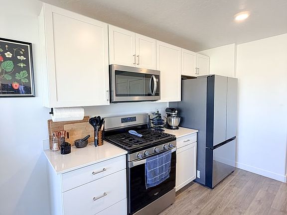 3rd image of 1192 W Hidden Spring Dr
