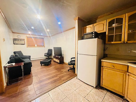 5th image of 1368 E 92nd St #300