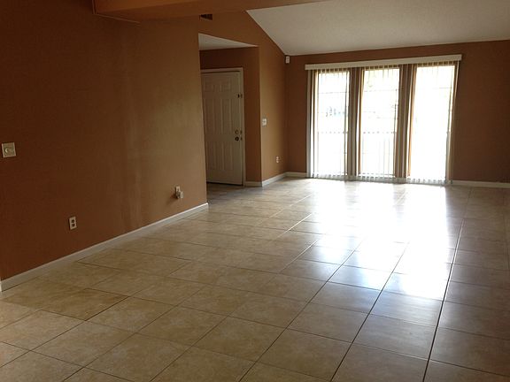 3rd image of 6624 Winding Oak Dr