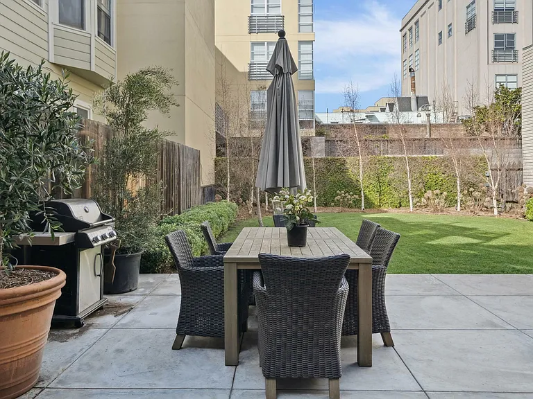 576 Chestnut St — Photo 32