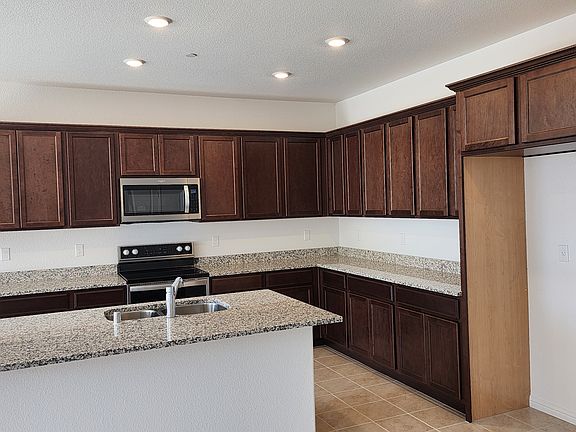 5th image of 3130 Deer Oak St