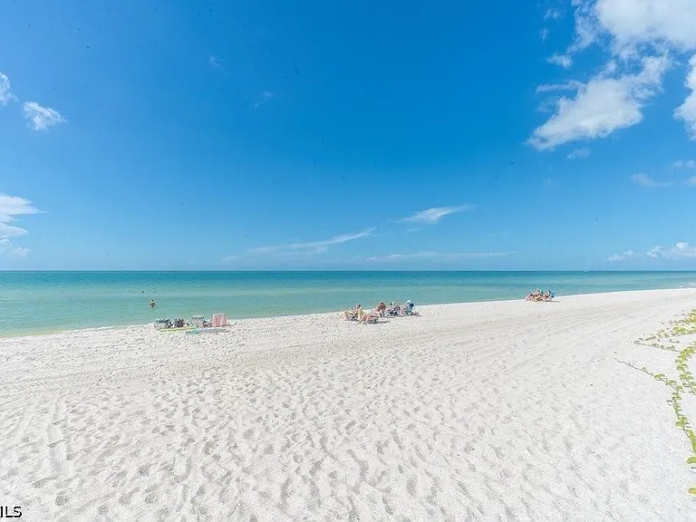 10475 Gulf Shore Dr #122 — Photo 2