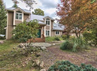 24 Matz Pass, Lake Harmony, PA 18624