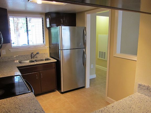 5th image of 601 Trinidad Ct N Unit 601