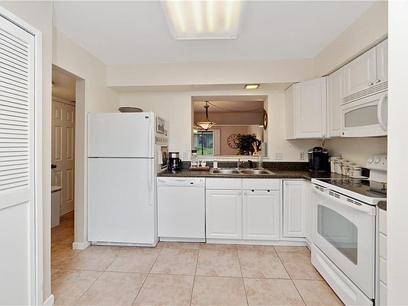 3rd image of 180 Maitland Ave #180