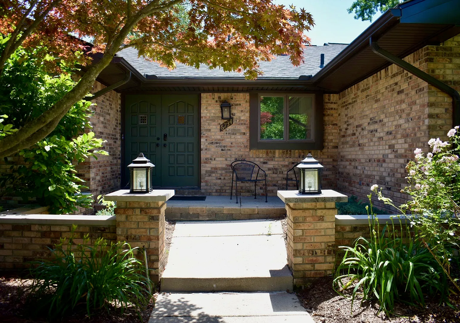 4 bed, 2056 sqft, $6,700 — Photo 3