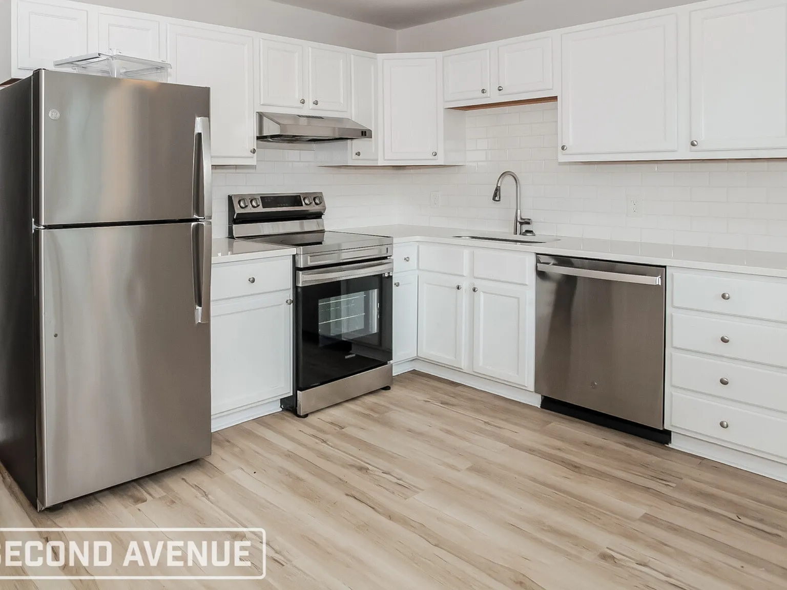 3 bed, 1.0 bath, 1025 sqft, $1,495 — Photo 2