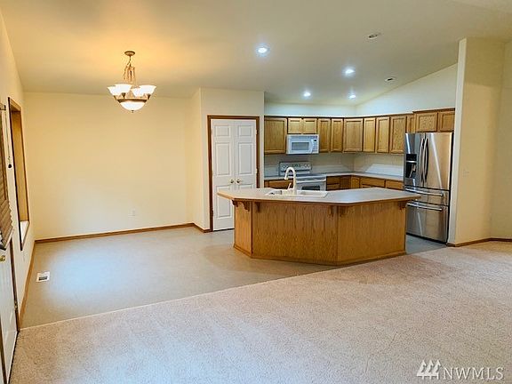 4th image of 125 Summit Place Dr