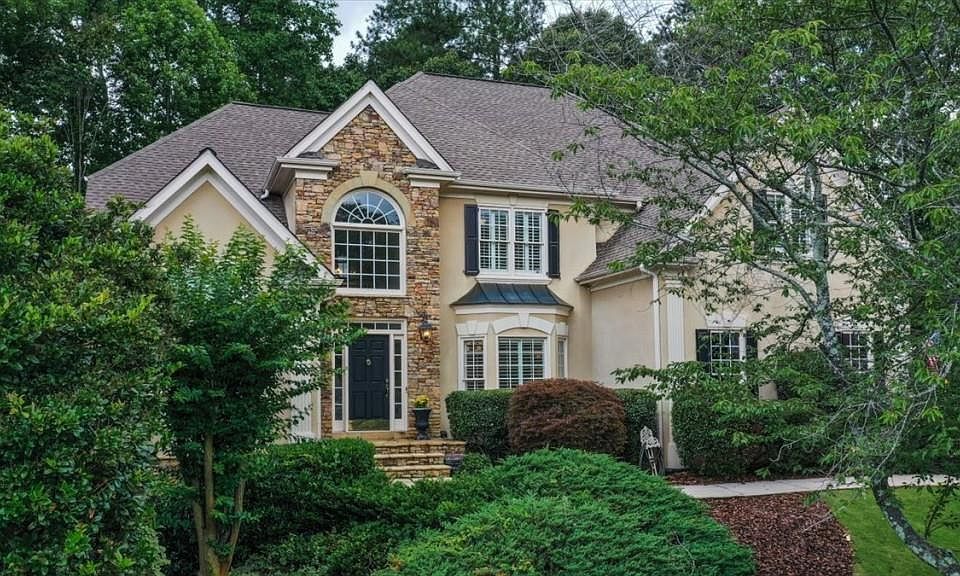 1st image of 930 Big Horn Cir