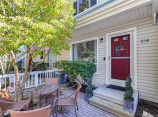 510 E Main St APT 214, Stratford, CT