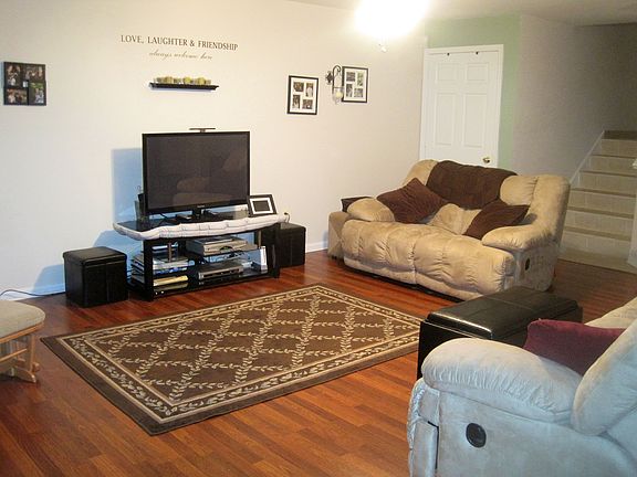 Large Living Room with Pergo Floors