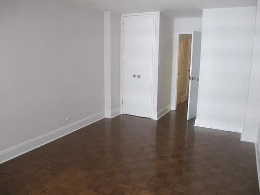 Rented by Metropolis Real Estate of Manhattan | media 41