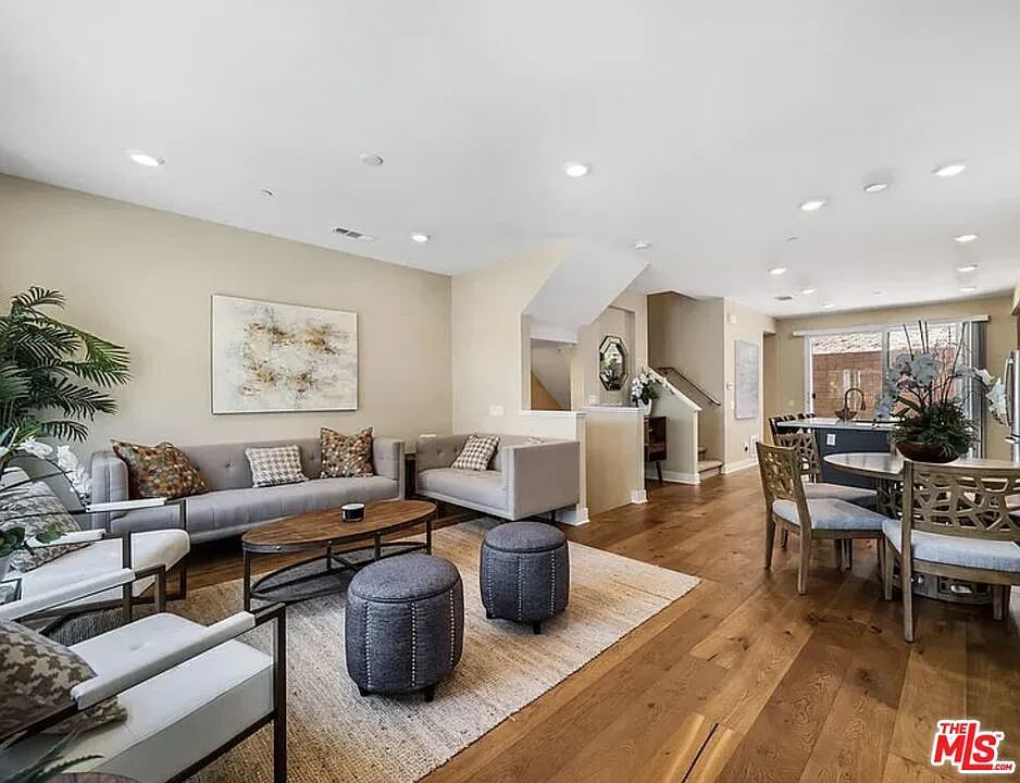 3 bed, 3.5 bath, 1859 sqft, $5,495 — Photo 4