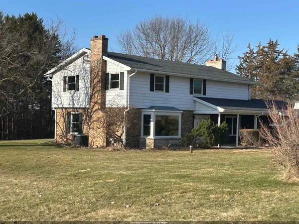 W2268 Ledgeview Rd, Green Lake, WI 54941