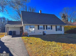 28 Mosshill Ln, Willingboro, NJ 08046