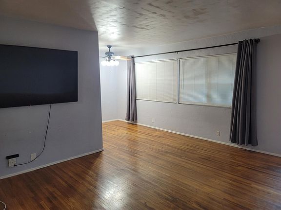 2nd image of 1020 E 2nd St Unit 6