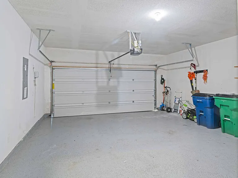 583 Bradley Dr — Photo 25