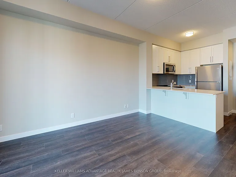 15 Queen St S #1008 — Photo 6