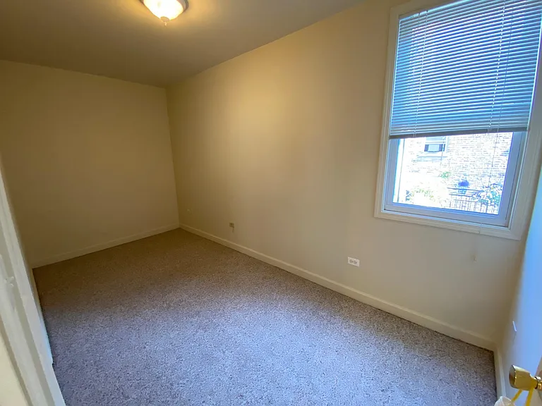 872 N Marshfield Ave #CH2 — Photo 8