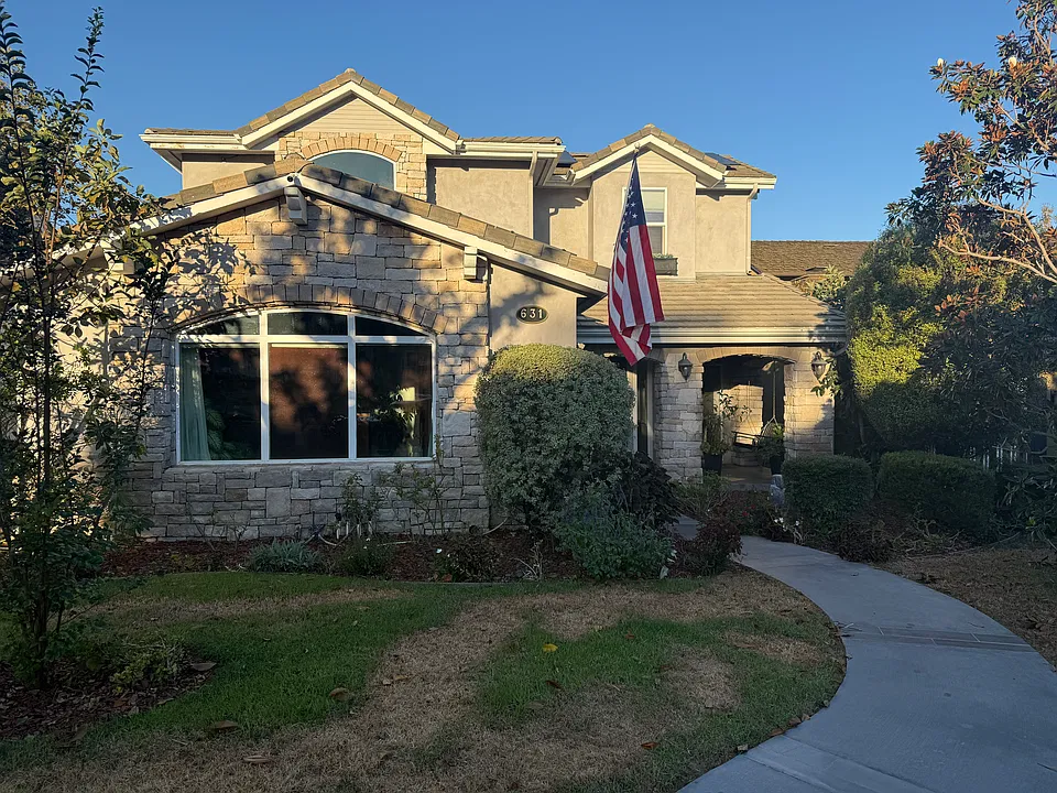 631 Los Altos Ave