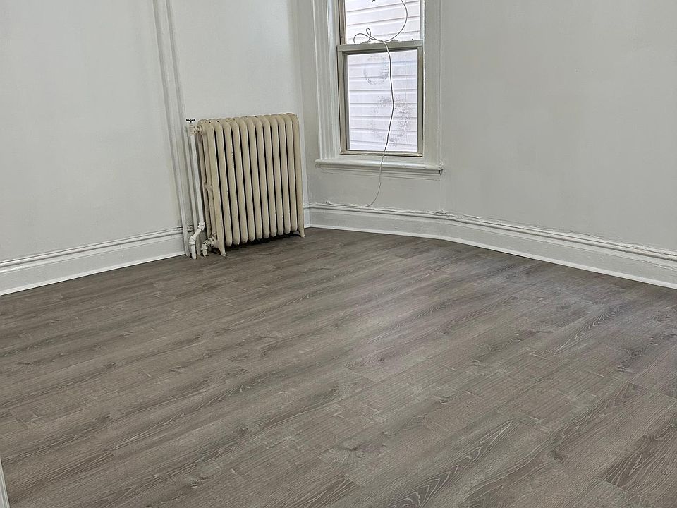 2nd image of 813 Van Nest Ave