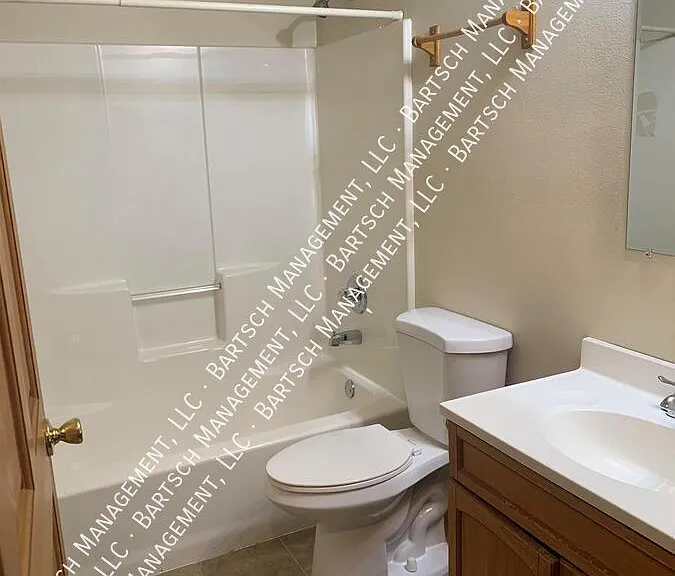 4315 N 104th St #4 — Photo 4