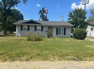 13 Lazarcheff Dr, Cahokia, IL