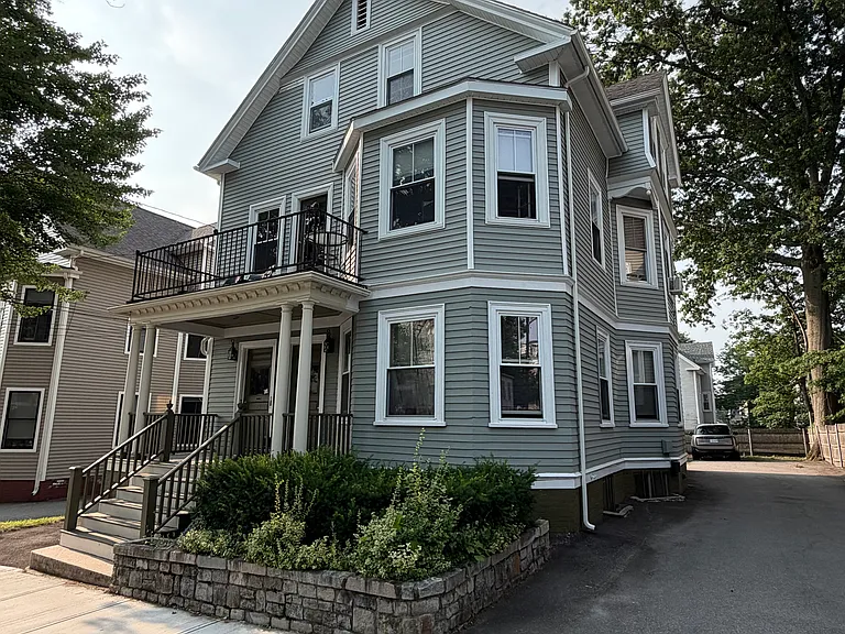 19 Preston St #3 — Photo 1