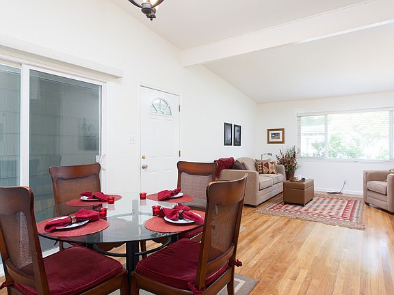 5th image of 2756 Sheldon Dr