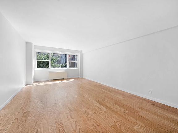 2nd image of 321 E 48th St APT 3G
