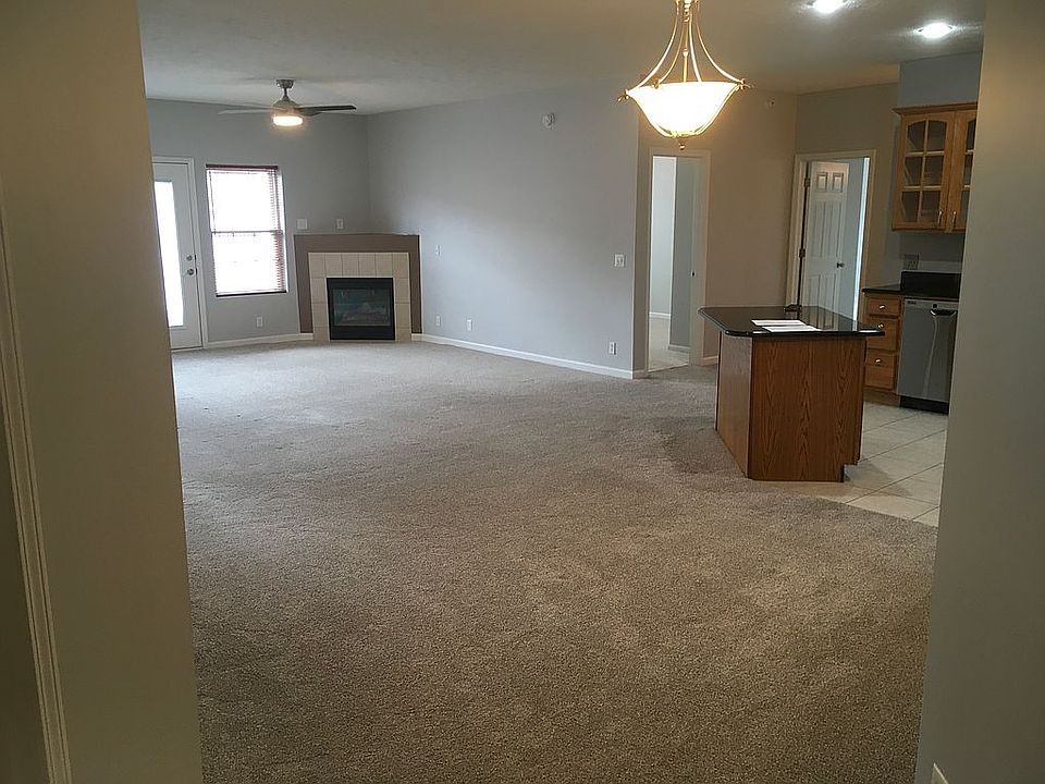 1st image of 3325 N 148th Ct Unit 3202
